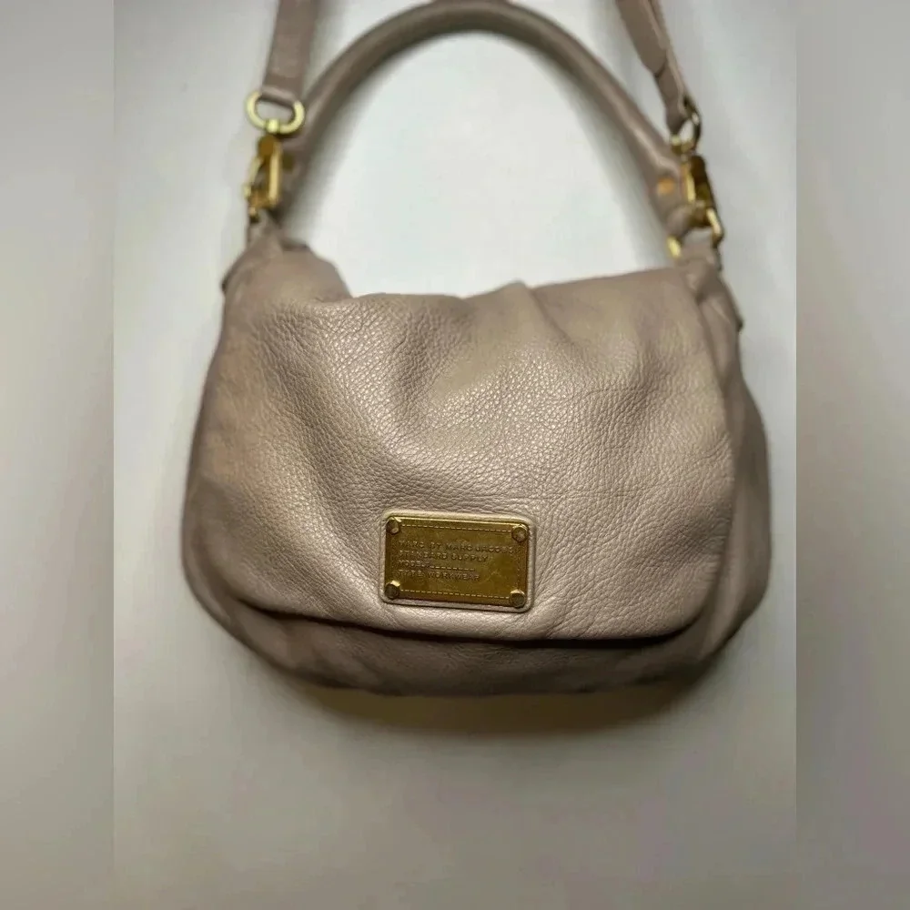 MARC JACOBS LIL UKITA DIRTY MARTINI TAUPE LEATHER CROSSBODY SHOULDER BAG